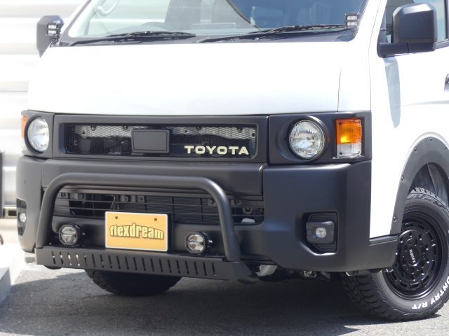 福島トヨペット_ハイエースフェア_ハイエース_丸目ハイエース_FDclassic_車中泊できる街乗り仕様車_FDBOXW09_フロントブッシュバー_IPFオクタゴンランプ_flexdream